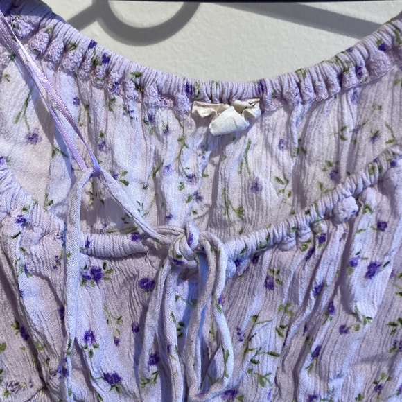 Cute top - Picture 2 of 4